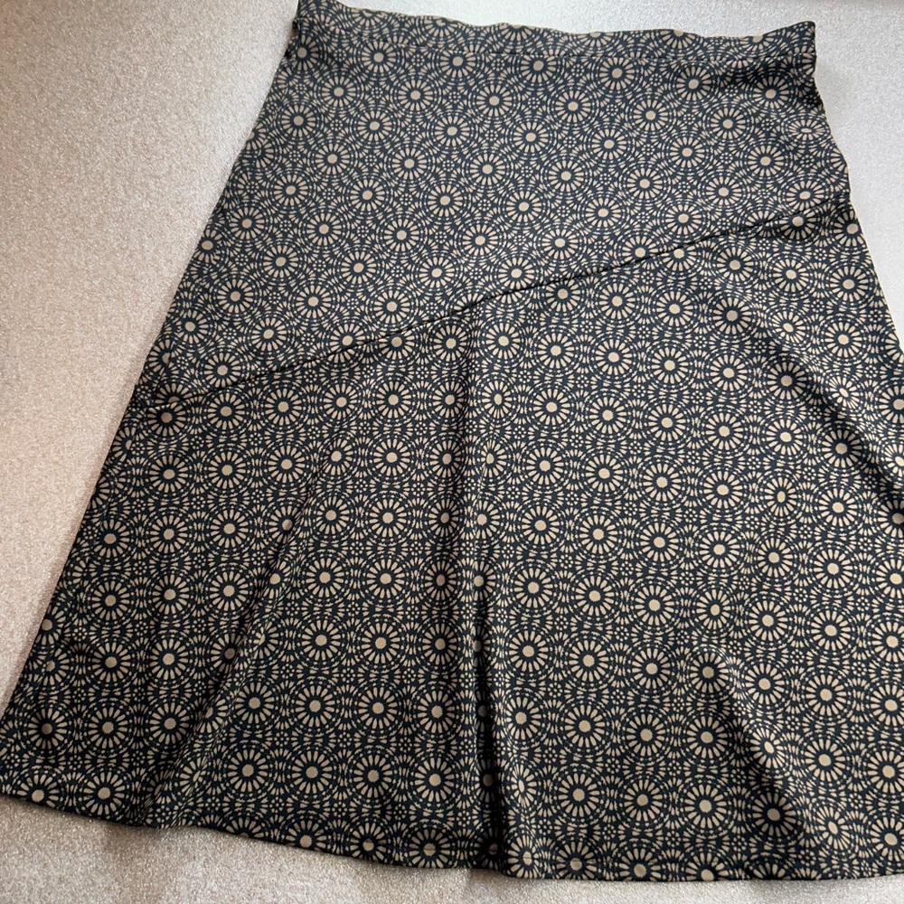 Liz‎ Claiborne Black and Cream A-Line Skirt